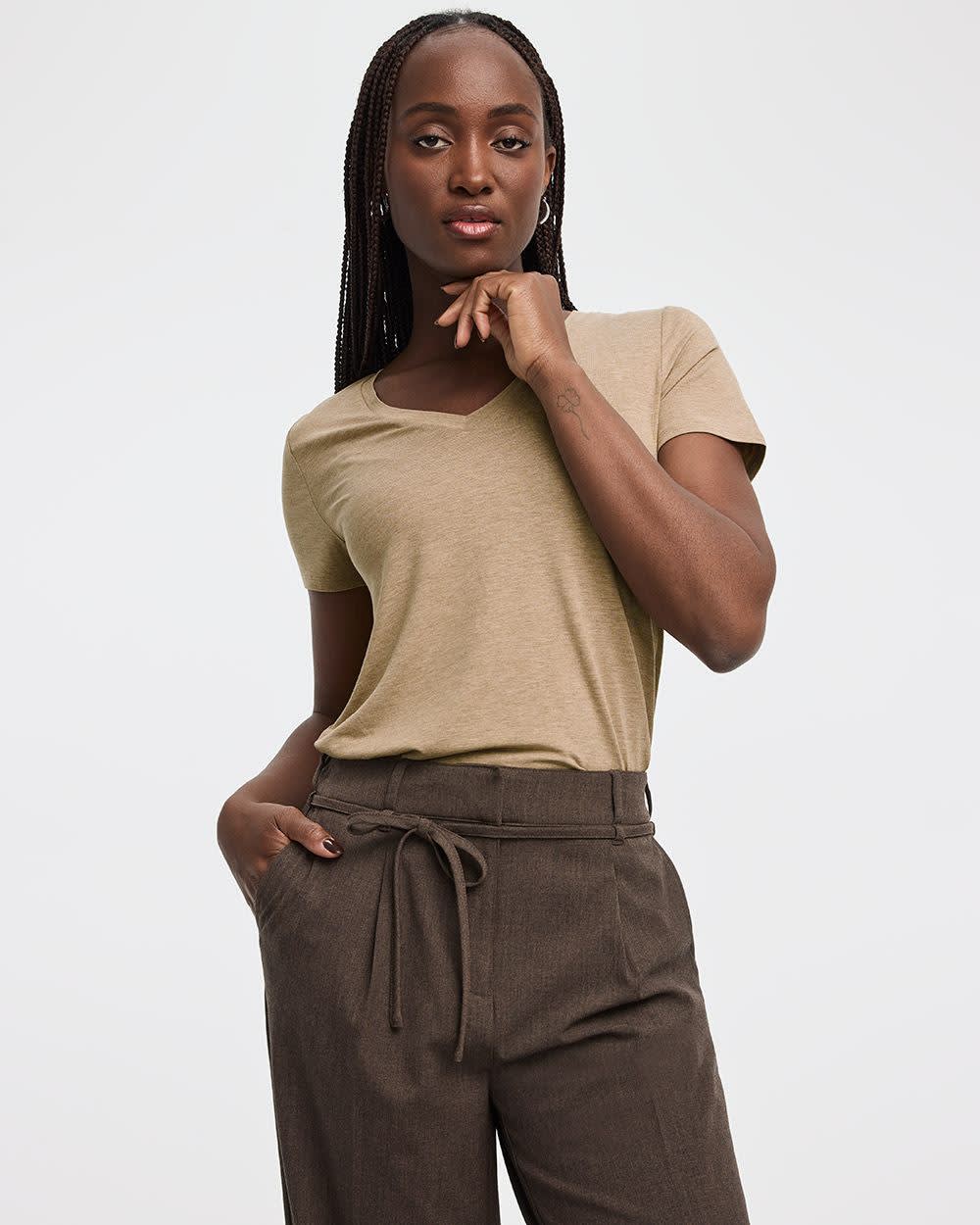 V-Neck Tee - R Essentials