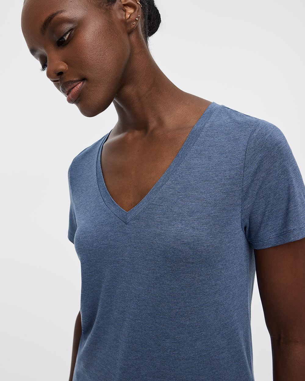 V-Neck Tee - R Essentials